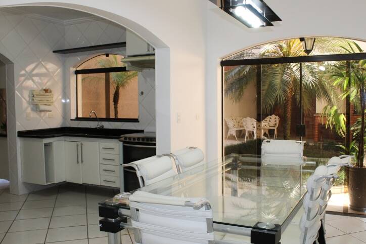 Sobrado, 3 quartos, 231 m² - Foto 2